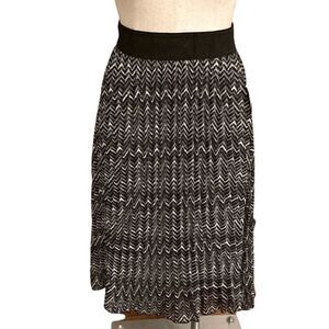 Lularoe Skirt Black and white zig zag Skirt XS
